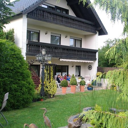 Hotel Haus Claudia Müllenbach Exterior foto